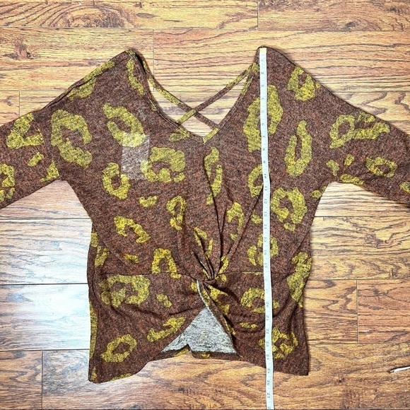 Boutique Rust Leopard Catimal Criss Cross Knotted Pull On Long Sleeve Top Small - Picture 13 of 15